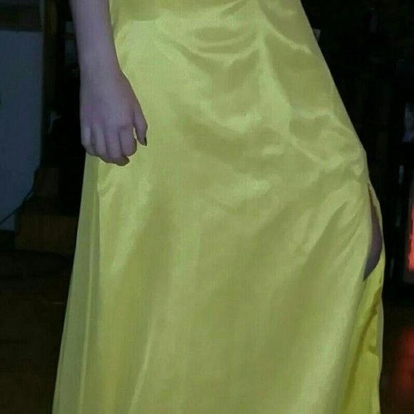 PROM DRESS - Picture 2 of 3